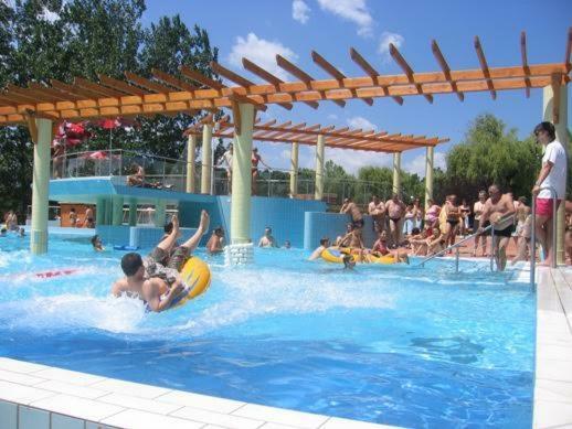 Hotel Fortuna Dávod Kültér fotó