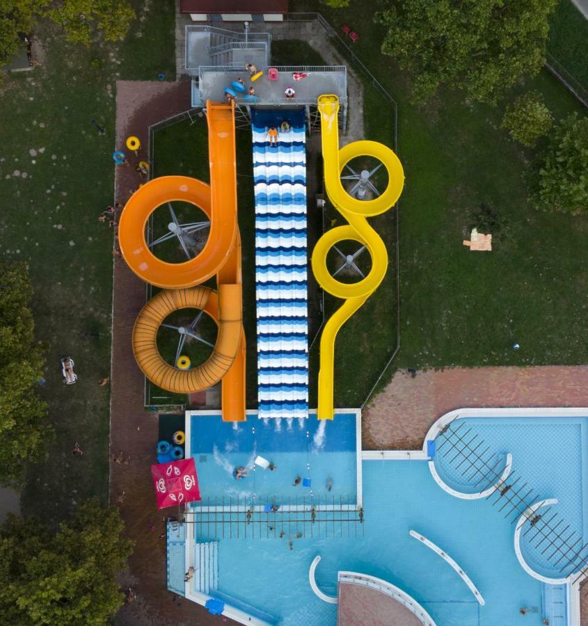 Hotel Fortuna Dávod Kültér fotó